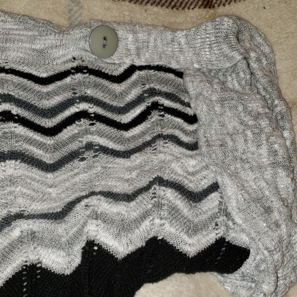 Dots gray & black shrug - Picture 2 of 5